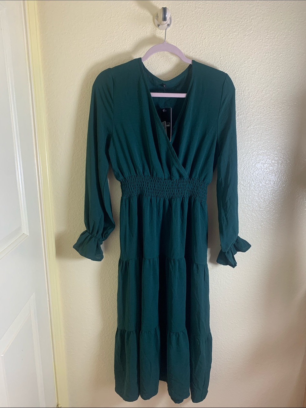 NWT FASHION Deep Green Long-Sleeve Smocked-Waist Midi Dress, Size Medium